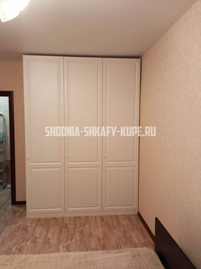 Распашные шкафы Сходня