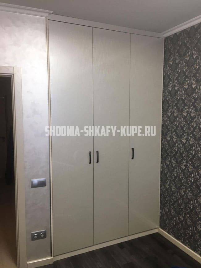 Распашные шкафы Сходня